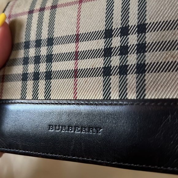 AUTHENTIC Burberry wallet - Picture 2 of 8
